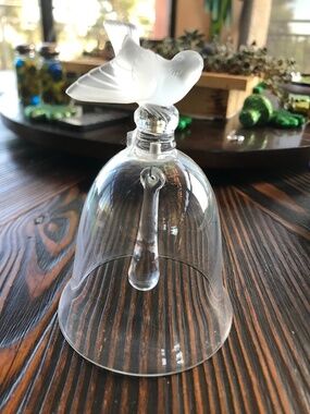 LALIQUE 5 1/2 INCH BELL WITH BIRD BEAUTIFUL SIGNED